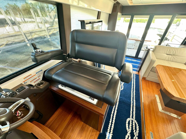 Tiara Yachts-53 Coupe 2017-SNEEZY Grand Haven-Michigan-United States-5622667