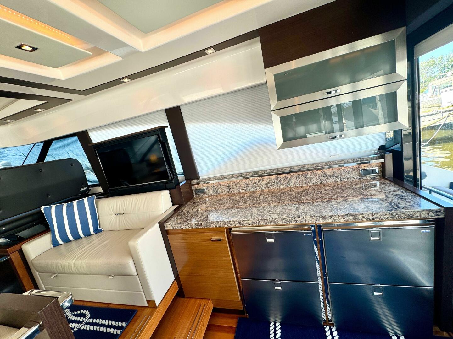 Tiara Yachts-53 Coupe 2017-SNEEZY Grand Haven-Michigan-United States-5622684 | Thumbnail
