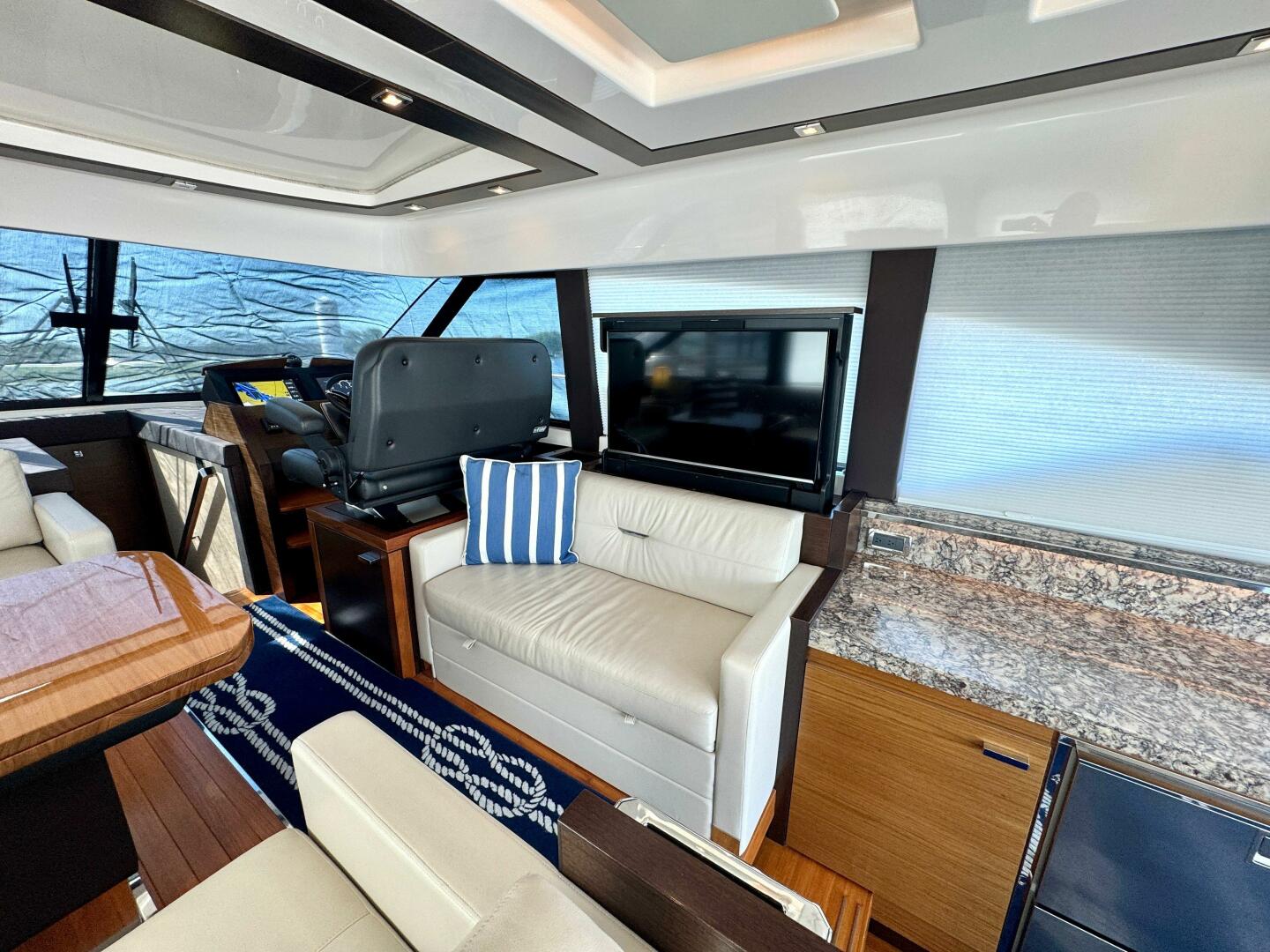 Tiara Yachts-53 Coupe 2017-SNEEZY Grand Haven-Michigan-United States-5622676 | Thumbnail