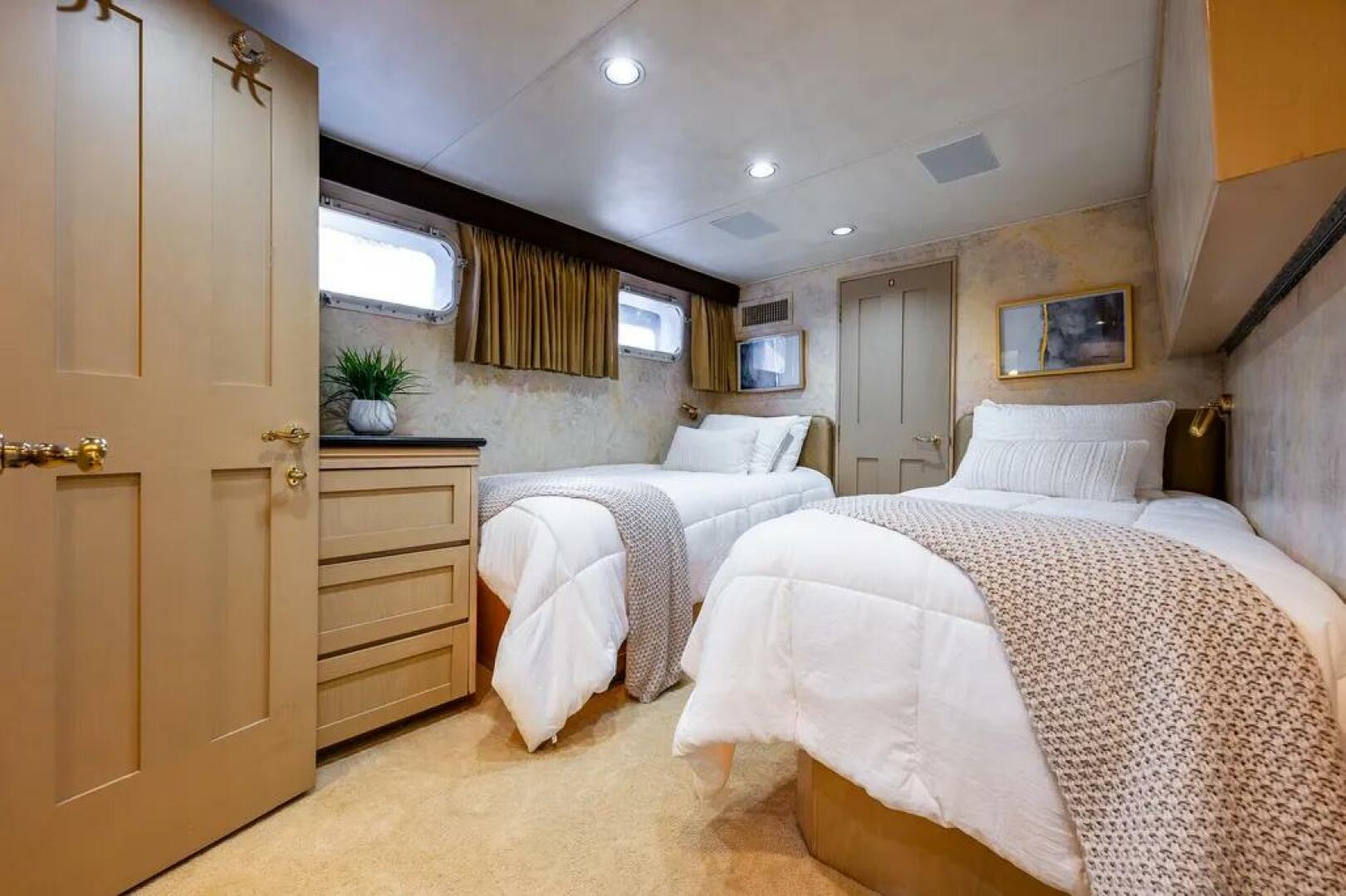 Broward-102 1991-Andiamo SEATTLE-Washington-United States-5627292 | Thumbnail