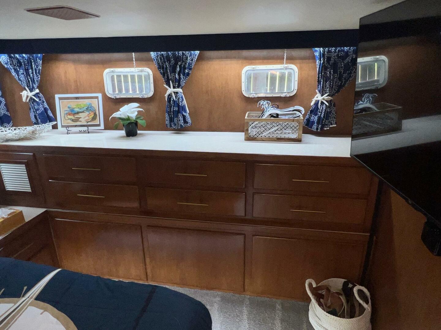 Hatteras-Motor Yacht 1988 -Seabrook-Texas-United States-5629825 | Thumbnail