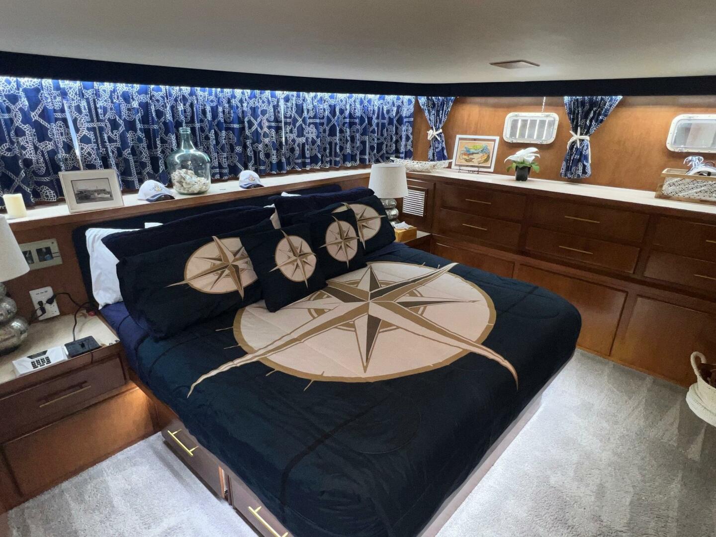 Hatteras-Motor Yacht 1988 -Seabrook-Texas-United States-5629884 | Thumbnail