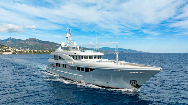 Timmerman-Custom Tri-Deck 2009-LATITUDE Viareggio-Italy-Starboard Side Underway-5758184