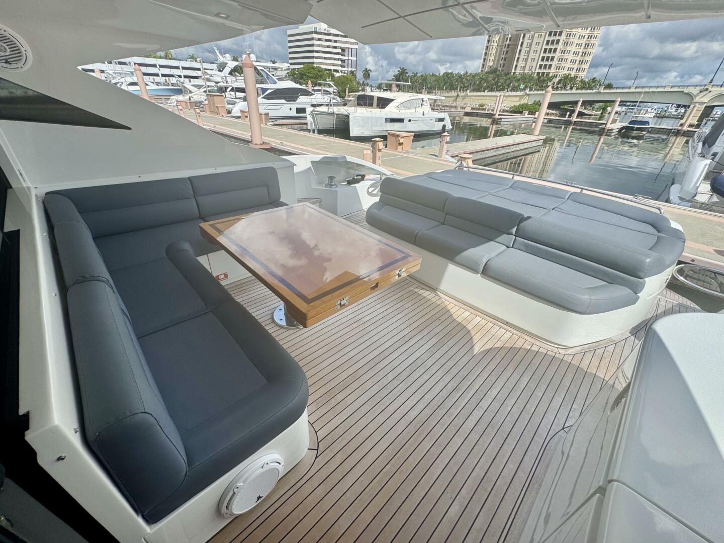 Pershing-72 2008-Uptown Girl West Palm Beach-Florida-United States-Pershing 72 Uptown Girl Cockpit-5641704 | Thumbnail