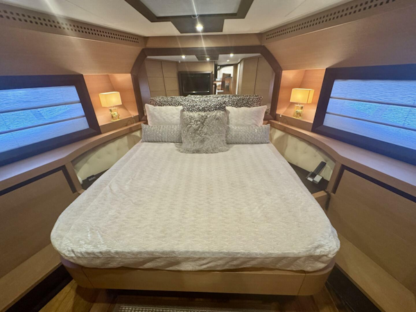 Pershing-72 2008-Uptown Girl West Palm Beach-Florida-United States-Pershing 72 Uptown Girl Master Stateroom-5641713