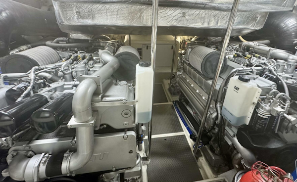Pershing-72 2008-Uptown Girl West Palm Beach-Florida-United States-Pershing 72 Uptown Girl Engine Room-5641715