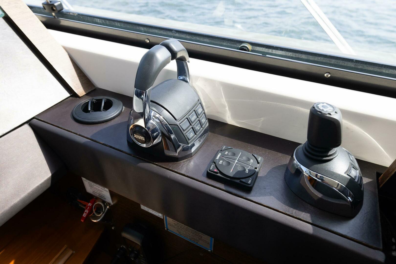 Tiara Yachts-5000 Express 2014-Salty Sam New Bedford-Massachusetts-United States-5640788 | Thumbnail