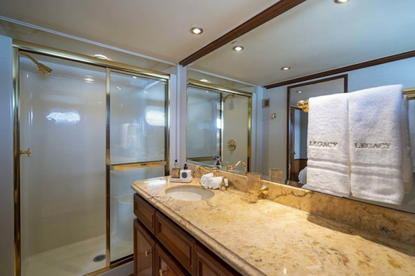 Broward-Raised Pilothouse 2000-TRUE NORTH Boca Raton-Florida-United States-Port Guest Bath-5641751
