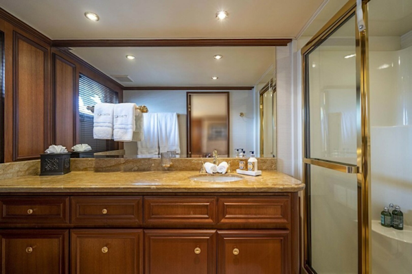 Broward-Raised Pilothouse 2000-TRUE NORTH Boca Raton-Florida-United States-Starboard Guest Bath-5641753