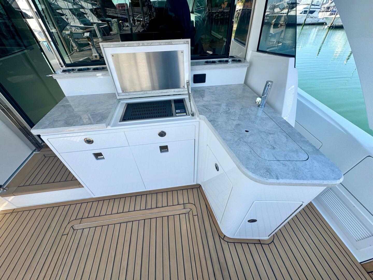 Valhalla Boatworks-V55 Sport Yacht 2027 -St. Clair Shores-Michigan-United States-5671234 | Thumbnail
