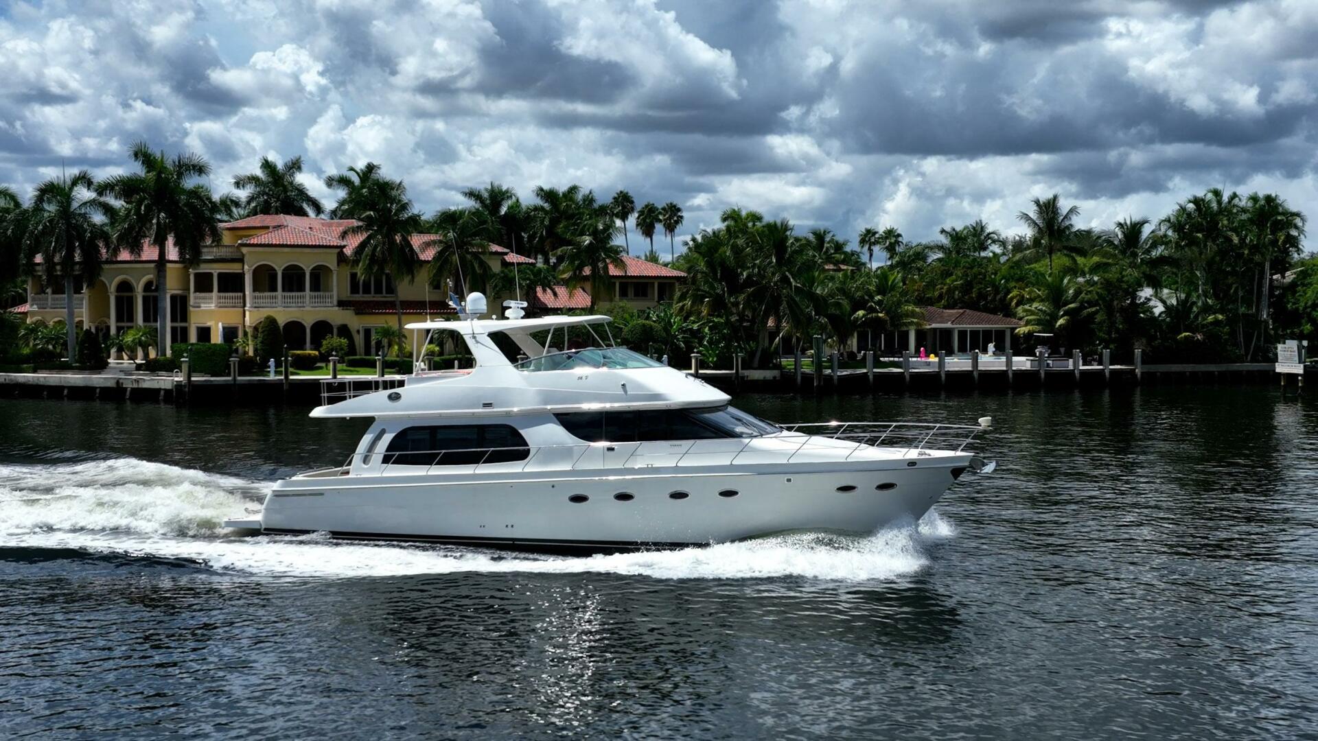 Carver-56 Voyager 2005-Sound Traveler Fort Lauderdale-Florida-United States-5642975 | Thumbnail