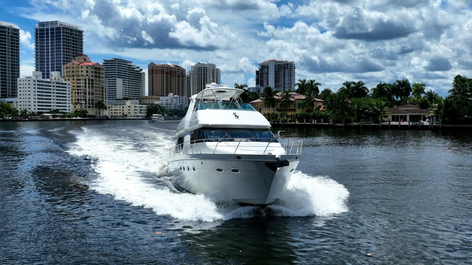 Carver-56 Voyager 2005-Sound Traveler Fort Lauderdale-Florida-United States-5642974 | Thumbnail