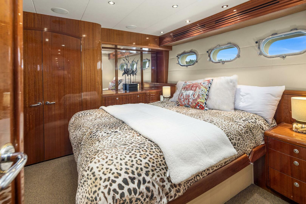 Hatteras-Cockpit Motoryacht 2001-BELLISSIMO Seattle-Washington-United States-Owners Stateroom-5675073