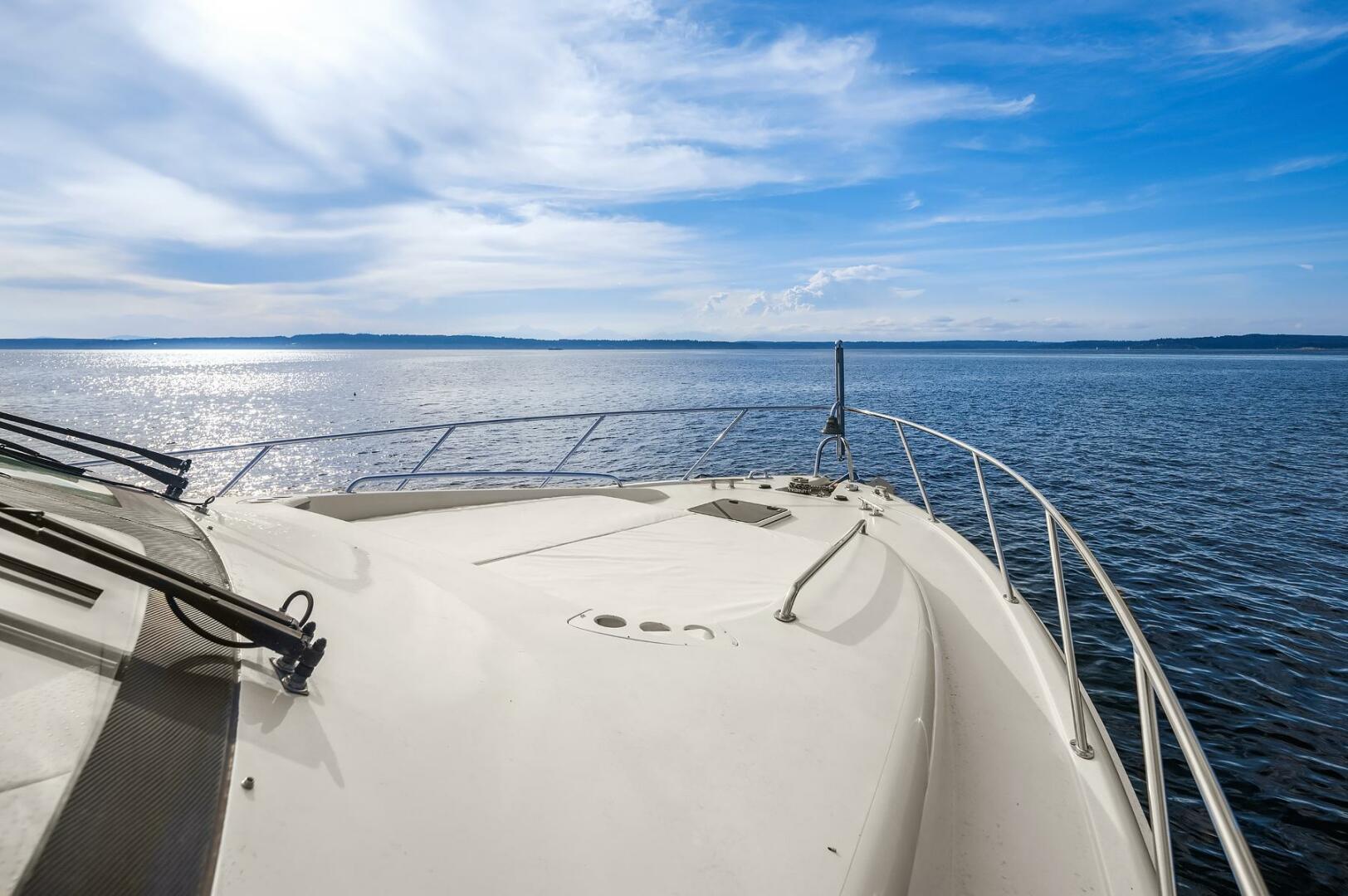 Hatteras-Cockpit Motoryacht 2001-BELLISSIMO Seattle-Washington-United States-Bow-5675085 | Thumbnail
