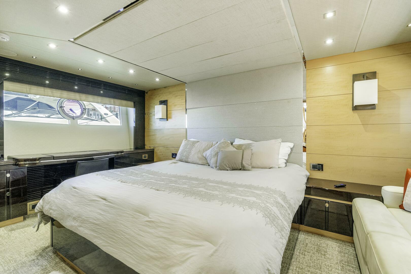 Sunseeker-Predator 2014 -New York-New York-United States-5646967 | Thumbnail