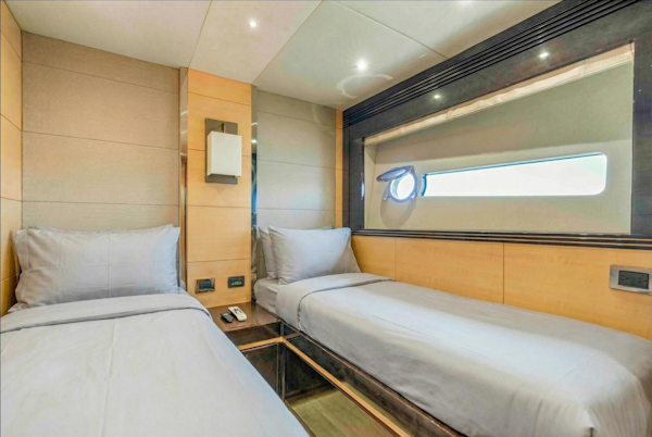 Sunseeker-Predator 2014 -New York-New York-United States-5956962