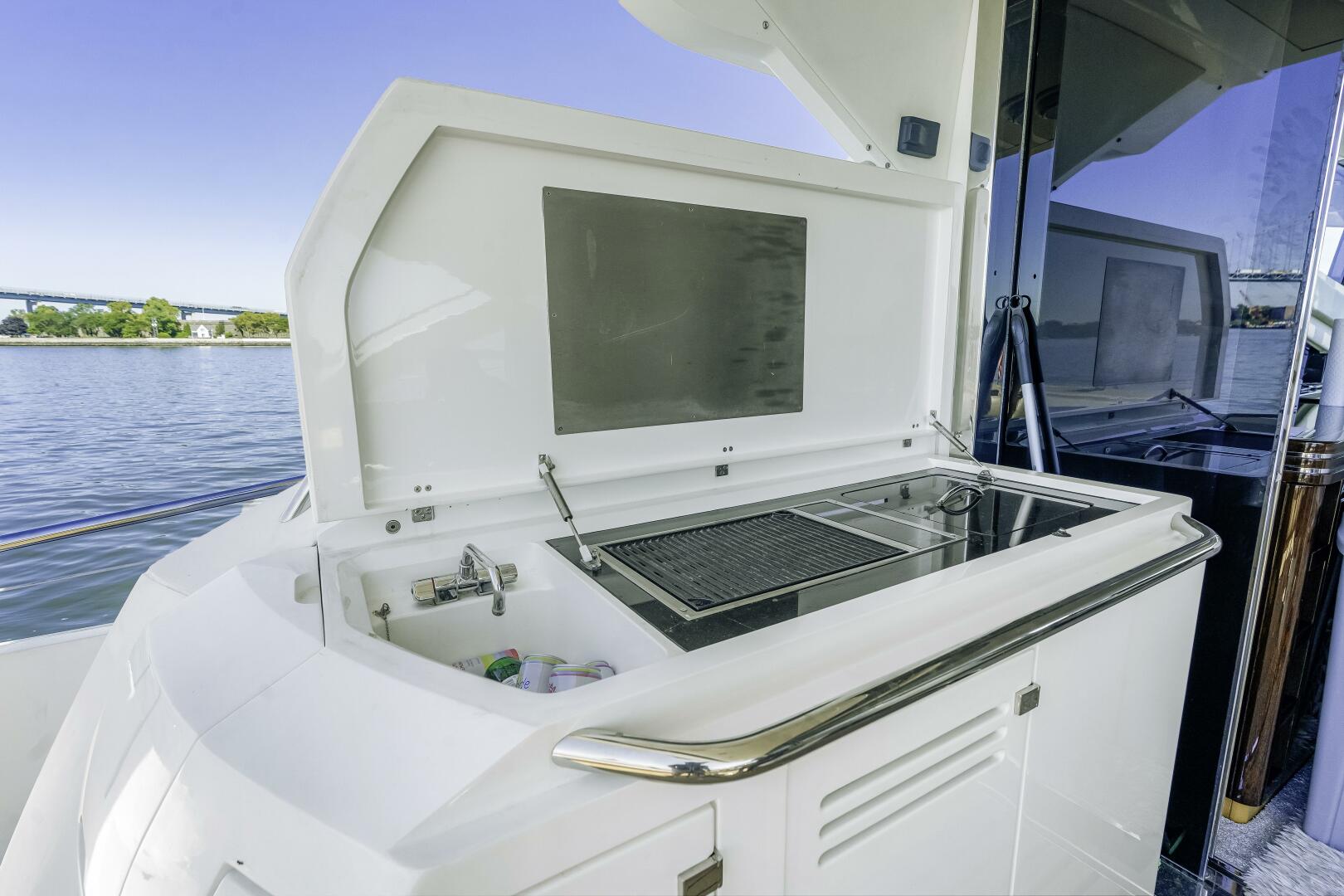 Sunseeker-Predator 2014 -New York-New York-United States-5646951 | Thumbnail