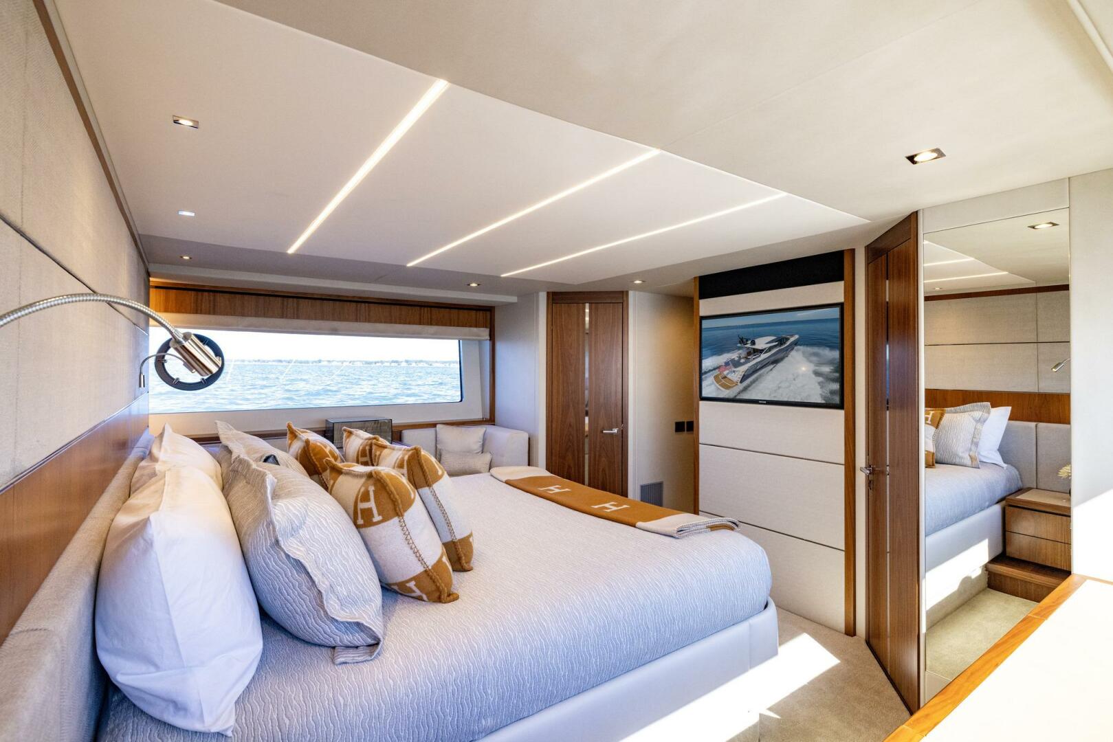 Sunseeker-Predator 2020 -Fort Lauderdale-Florida-United States-5648836 | Thumbnail