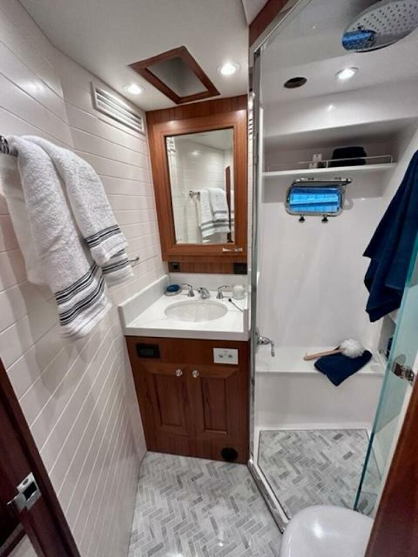 Offshore Yachts-ELV 2023-Vingilot Anacortes-Washington-United States-VIP Head-5678092