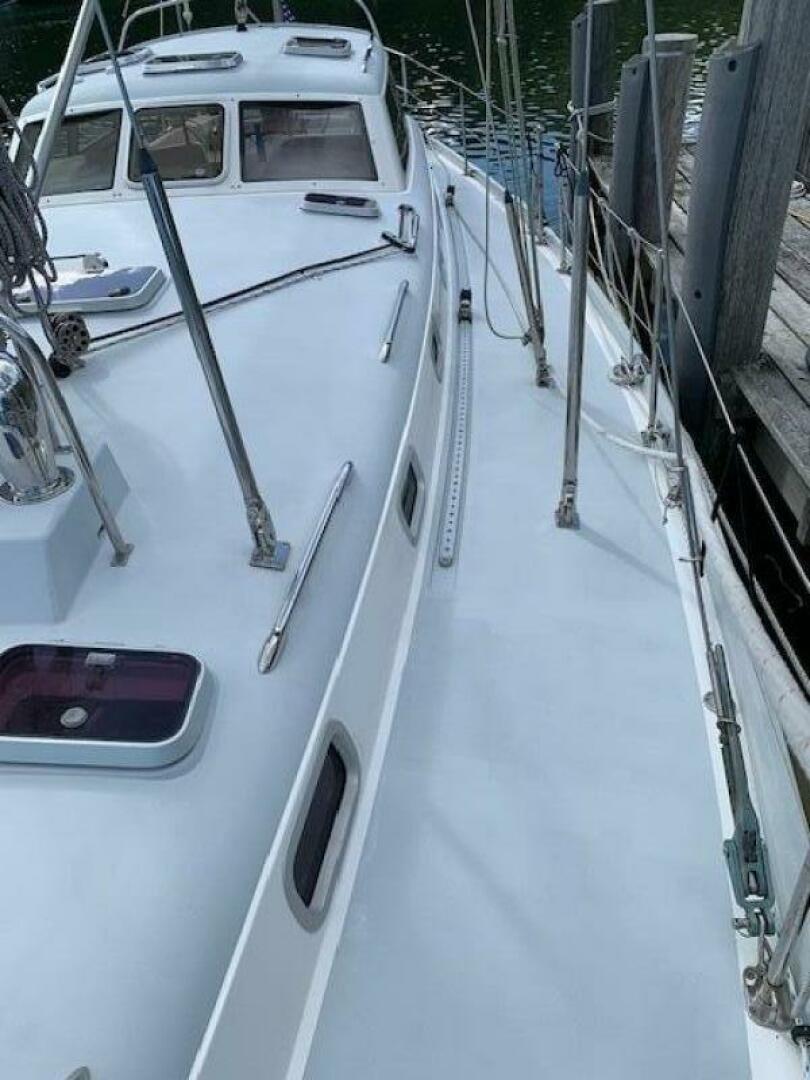 Little Harbor-51 1995-Tumblehome Vineyard Haven-Massachusetts-United States-5701037 | Thumbnail