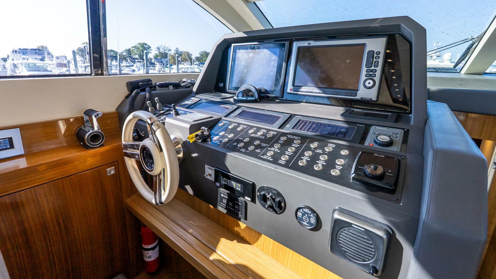 Uniesse-55S 2011-Balliamo Norwalk-Connecticut-United States-5688028 | Thumbnail