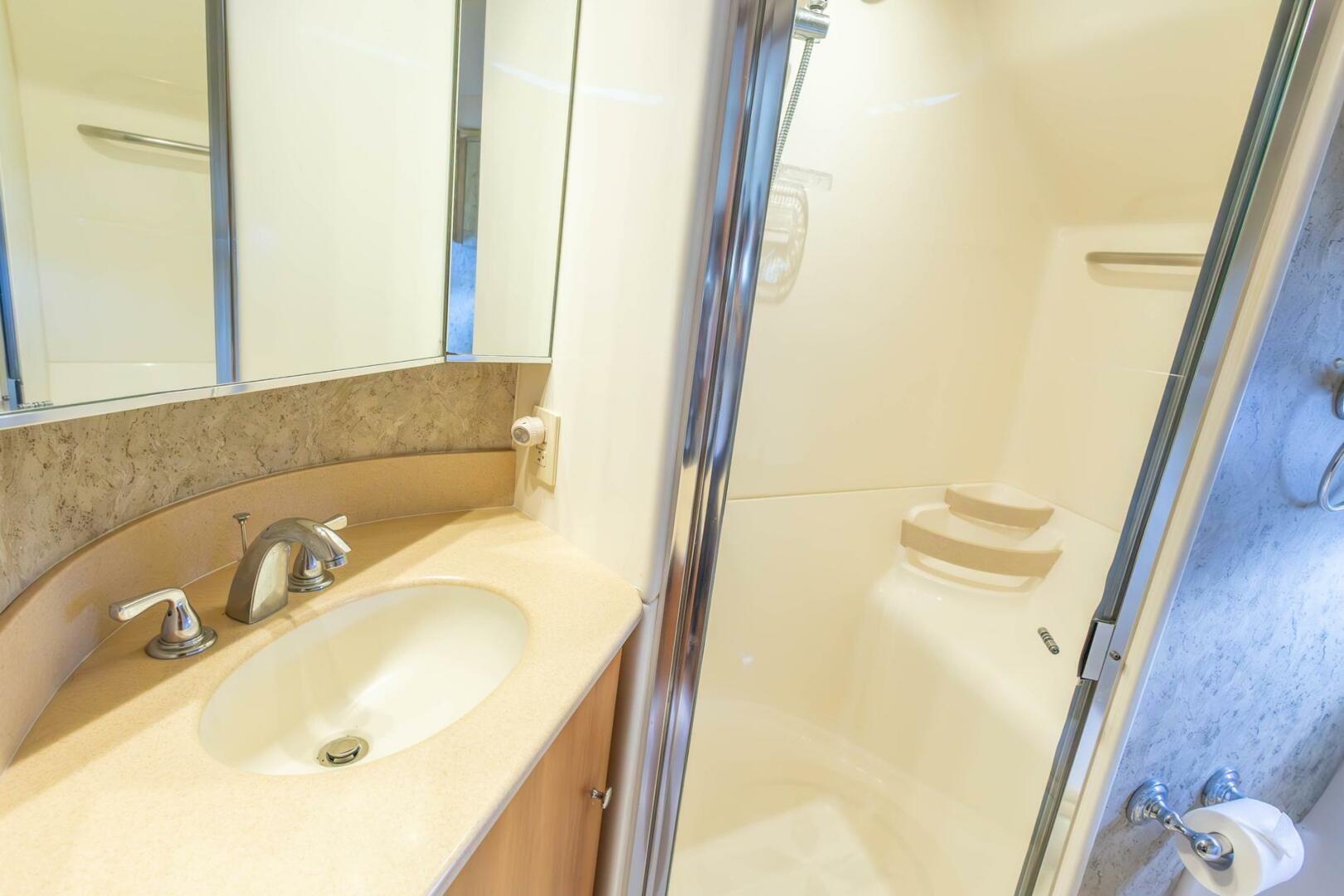 Tiara Yachts-5200 Express 2000-Amandavid Fort Lauderdale-Florida-United States-5701135 | Thumbnail