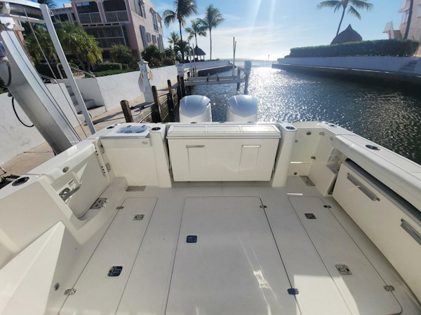 Pursuit-326 DC 2021 -Key Largo-Florida-United States-5697729