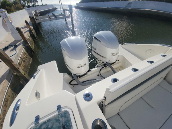 Pursuit-326 DC 2021 -Key Largo-Florida-United States-5697737