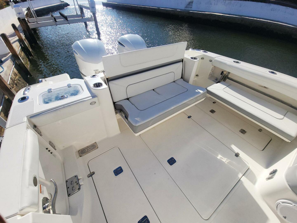 Pursuit-326 DC 2021 -Key Largo-Florida-United States-5697735