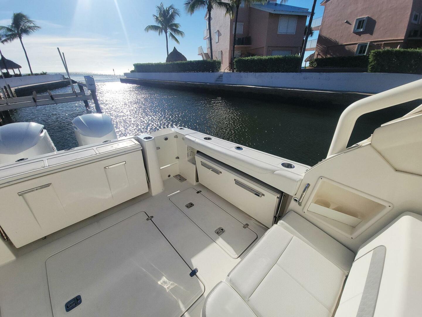 Pursuit-326 DC 2021 -Key Largo-Florida-United States-5697728 | Thumbnail