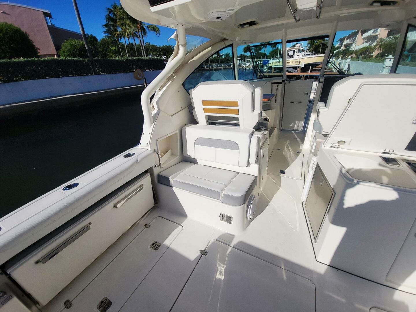 Pursuit-326 DC 2021 -Key Largo-Florida-United States-5697733 | Thumbnail