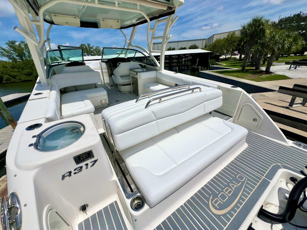 Robalo-R317 2019 -Largo-Florida-United States-5708909