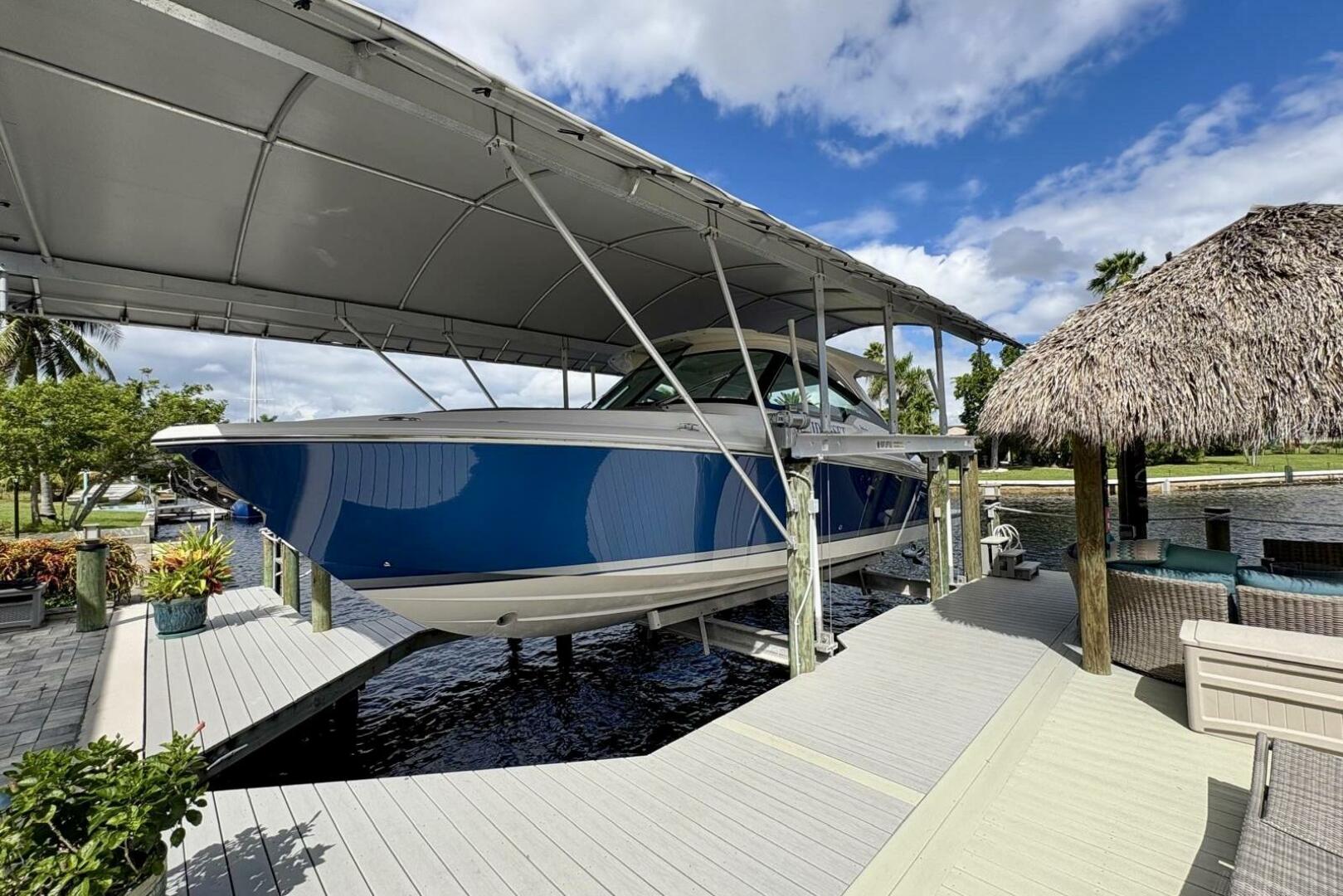 Tiara Sport-34 LX 2024 -Cape Coral -Florida-United States-Royal Blue Hull Detail-5726874 | Thumbnail