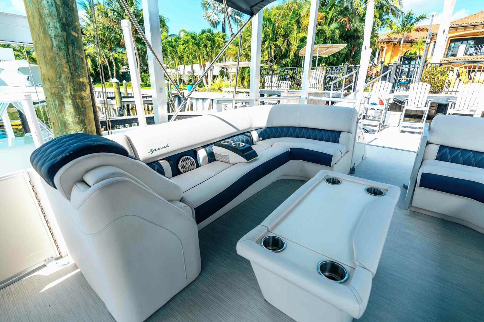 Bennington-30 QSBAX2 Swingback 2024-HOLD ON Palm Beach Gardens-Florida-United States-Deck Seating-5725537 | Thumbnail