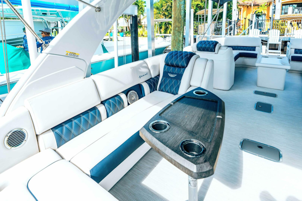 Bennington-30 QSBAX2 Swingback 2024-HOLD ON Palm Beach Gardens-Florida-United States-Deck Seating & Table-5725543