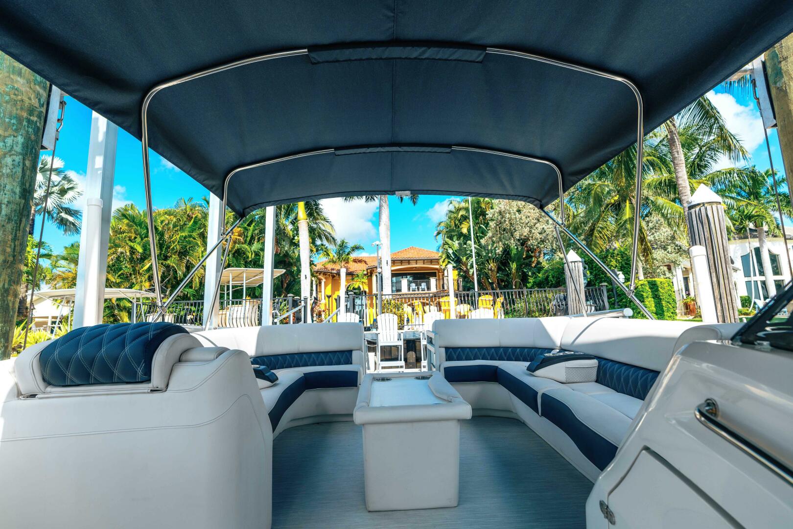Bennington-30 QSBAX2 Swingback 2024-HOLD ON Palm Beach Gardens-Florida-United States-Deck Seating-5725535 | Thumbnail