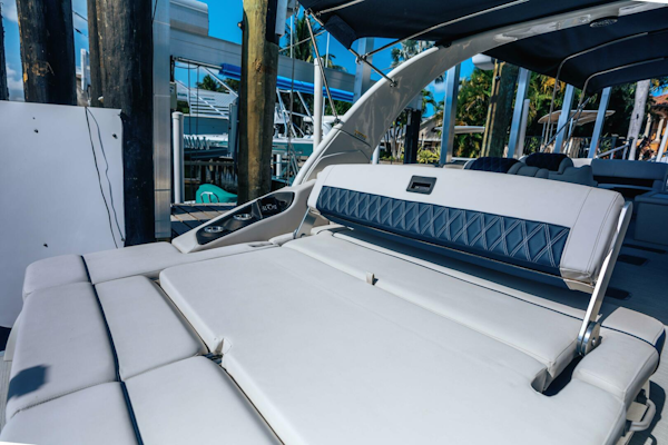 Bennington-30 QSBAX2 Swingback 2024-HOLD ON Palm Beach Gardens-Florida-United States-Aft Seating-5725557