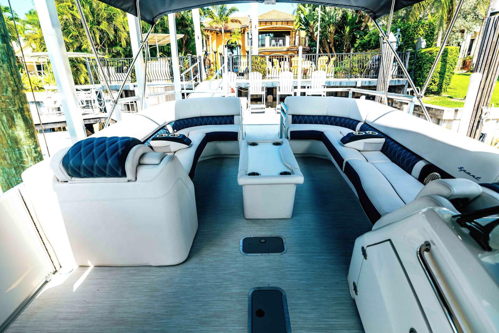 Bennington-30 QSBAX2 Swingback 2024-HOLD ON Palm Beach Gardens-Florida-United States-Deck Seating-5725530 | Thumbnail