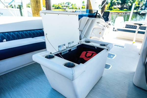 Bennington-30 QSBAX2 Swingback 2024-HOLD ON Palm Beach Gardens-Florida-United States-Deck Storage Compartment-5725548