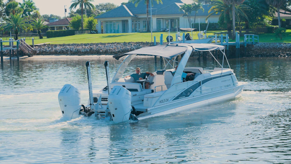 Bennington-30 QSBAX2 Swingback 2024-HOLD ON Palm Beach Gardens-Florida-United States-Starboard Profile-5725563