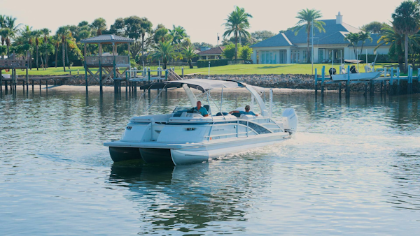 Bennington-30 QSBAX2 Swingback 2024-HOLD ON Palm Beach Gardens-Florida-United States-Profile on Water-5725561