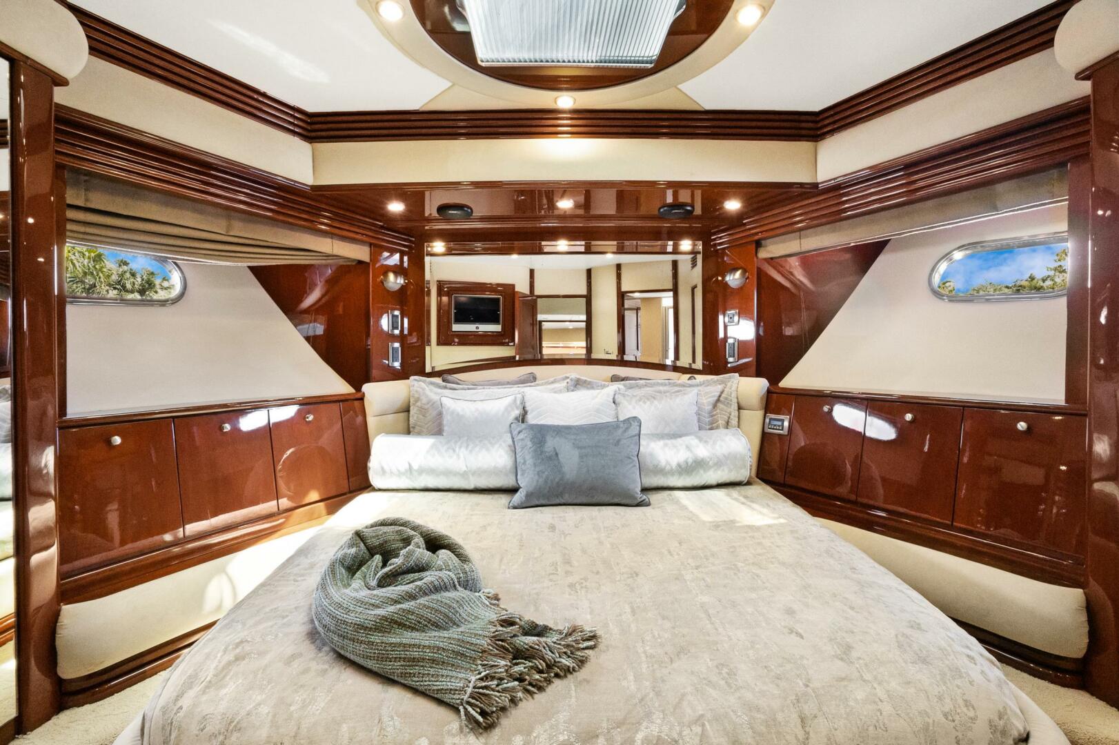 Marquis-690 2008-HER ENDEAVOUR Fort Lauderdale-Florida-United States-5742347 | Thumbnail
