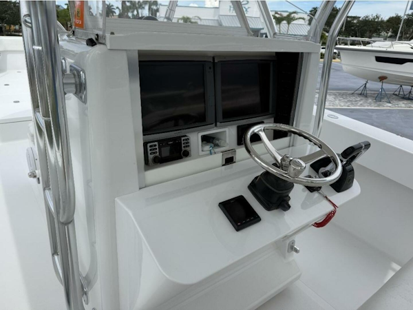 Bahama-41 2013-Last Resort Stuart-Florida-United States-Bahama 41  Last Resort  Helm-5952240