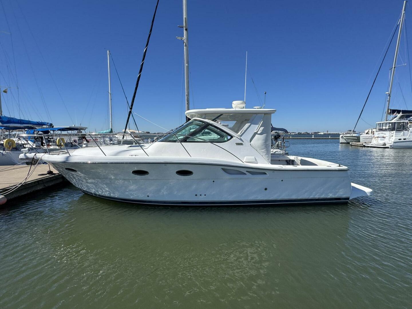 TIARAです Lone Star Tiara Yachts 32' 2005 Mt. Pleasant, South Carolina