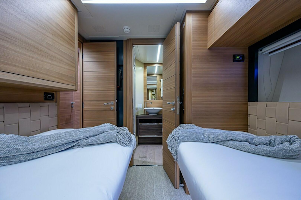 Pershing-Pershing 92 2014-COAL BLOODED  Fort Lauderdale-Florida-United States-Guest Stateroom -5754875