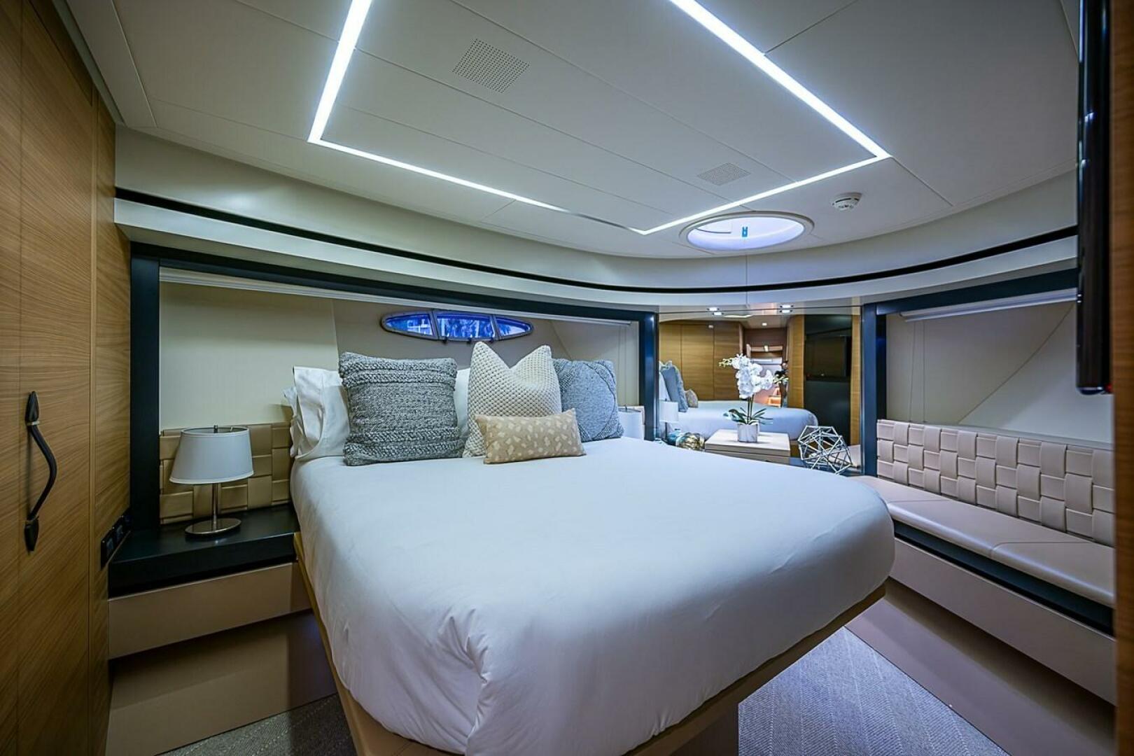 Pershing-Pershing 92 2014-COAL BLOODED  Fort Lauderdale-Florida-United States-VIP Stateroom -5754866 | Thumbnail