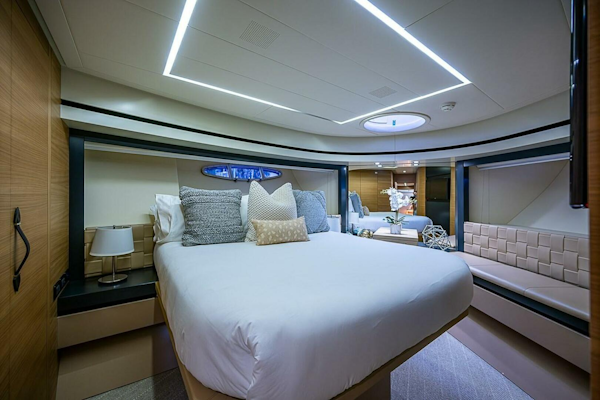 Pershing-Pershing 92 2014-COAL BLOODED  Fort Lauderdale-Florida-United States-VIP Stateroom -5754866