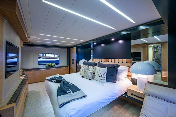 Pershing-Pershing 92 2014-COAL BLOODED  Fort Lauderdale-Florida-United States-Master Stateroom -5754856