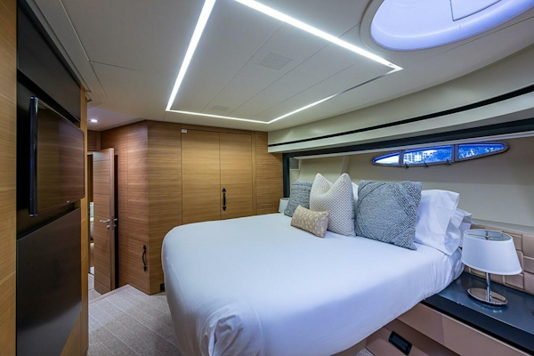 Pershing-Pershing 92 2014-COAL BLOODED  Fort Lauderdale-Florida-United States-VIP Stateroom -5754864