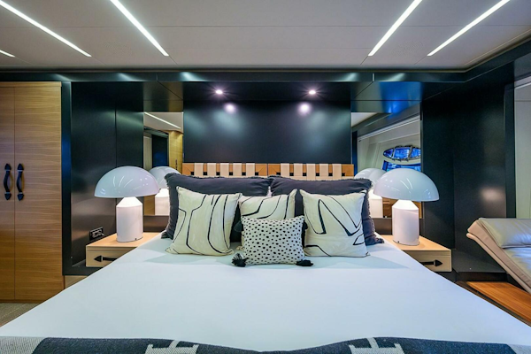 Pershing-Pershing 92 2014-COAL BLOODED  Fort Lauderdale-Florida-United States-Master Stateroom -5754857